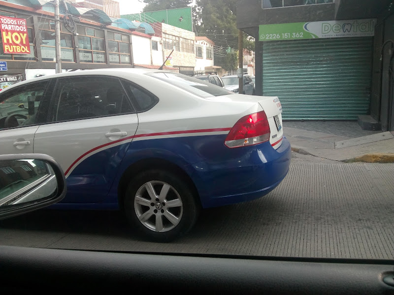 Le Car. Escuela De Manejo